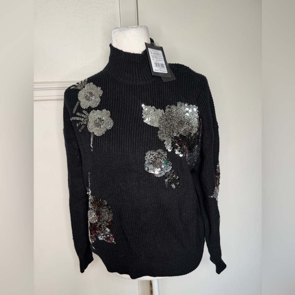 Nicole Miller Black Turtleneck Sweater with Silver Sequin size M new with tag